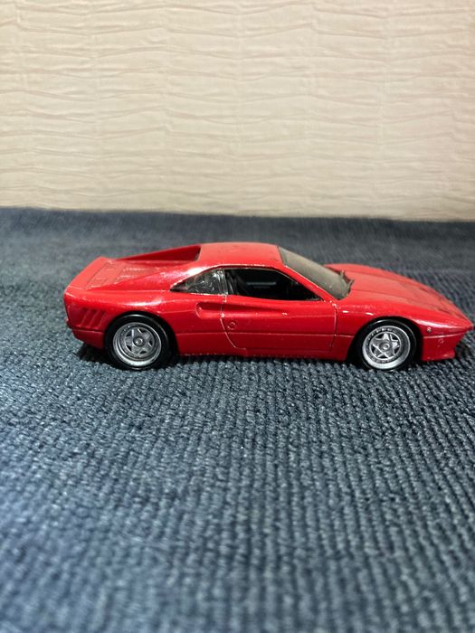 Hot wheels Ferrari 288 GTO 1:43  бартер