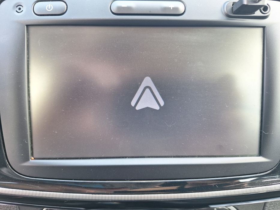 Navigatie dacia originala cu android