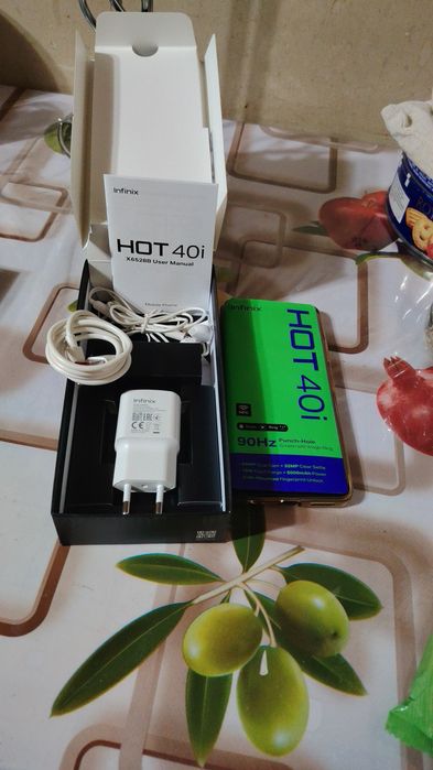 Infinix Hot 40i. 16/256