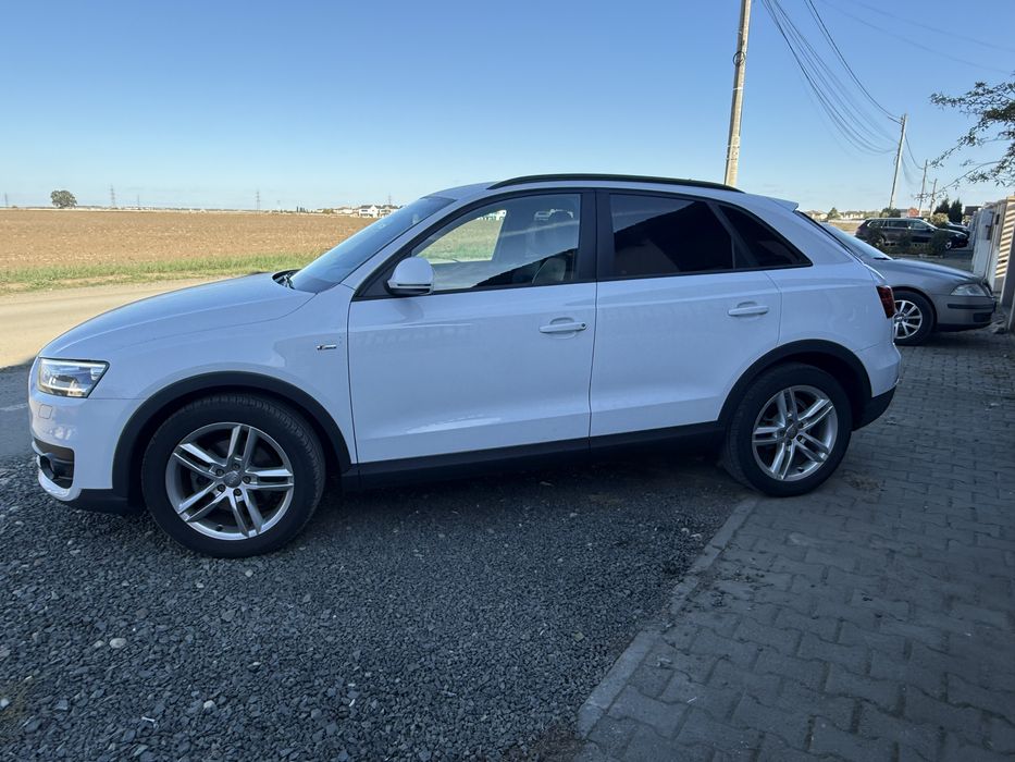 Audi q3  Quattro 2.0 tdi s line s tronic. Jante 19