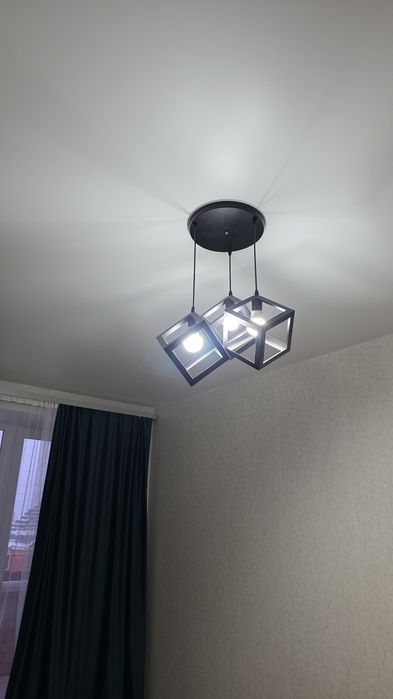 Люстры навесные современные
