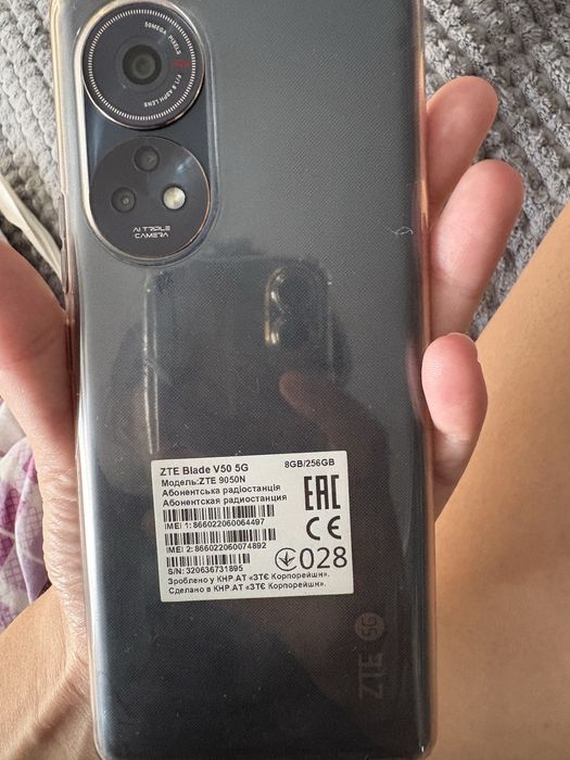 Продам телефон zte 256гб