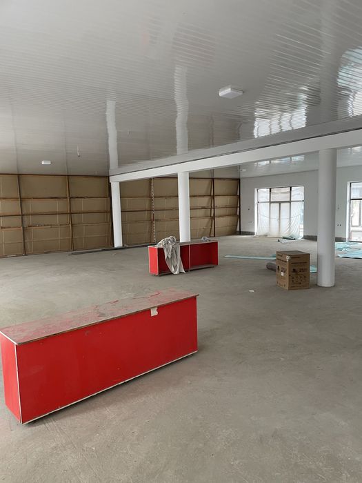 1200 kv.m tijorat binosi — Yangi bozor ro‘parasida