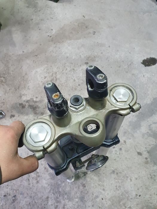 Предница Aprilia Pegaso 650