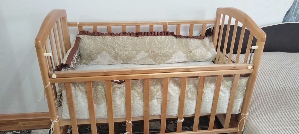 Продам детскую кроватку