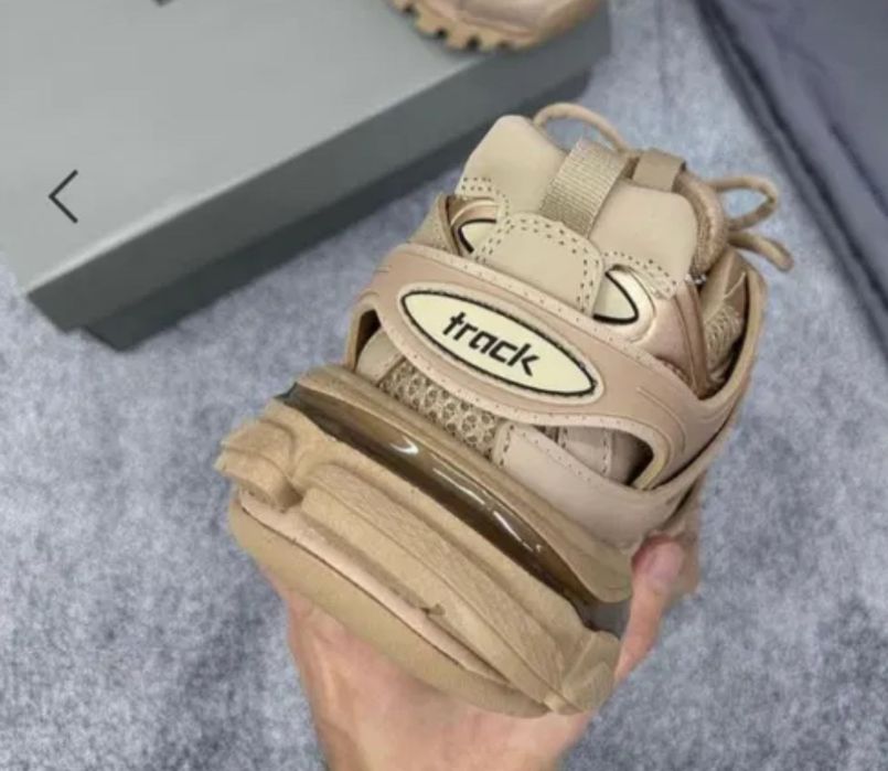 Продавам обувки Balenciaga track 37 номер
