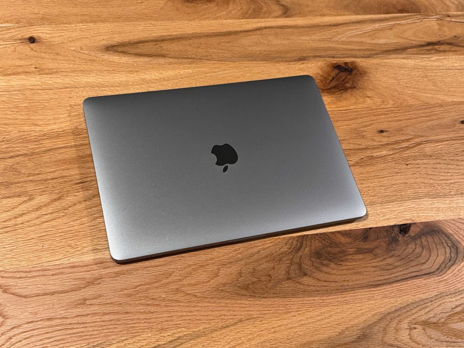 MacBook Pro Apple M2 13 inch 2022 Touchbar 8GB - 44 cicluri