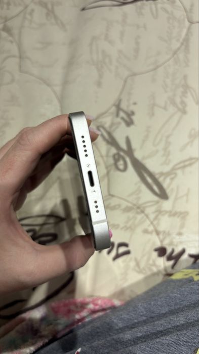 Продам Айфон 13 128 гб