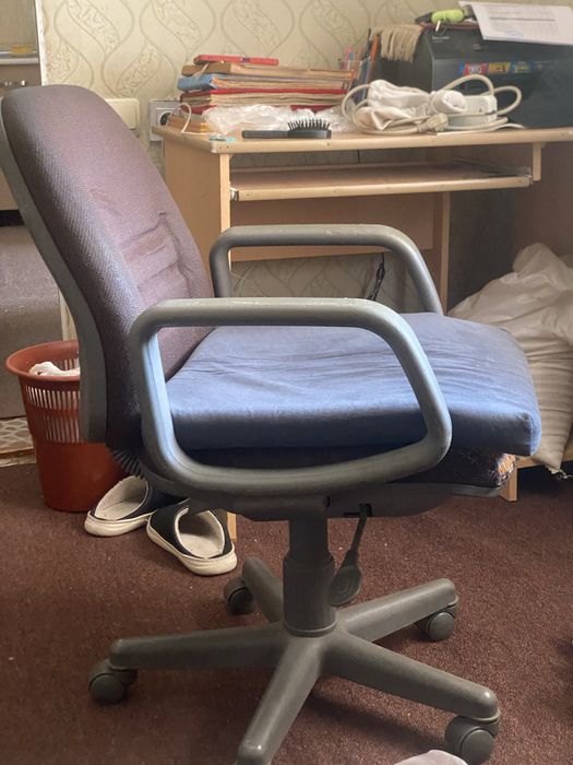 Компьютерный стол + кресло