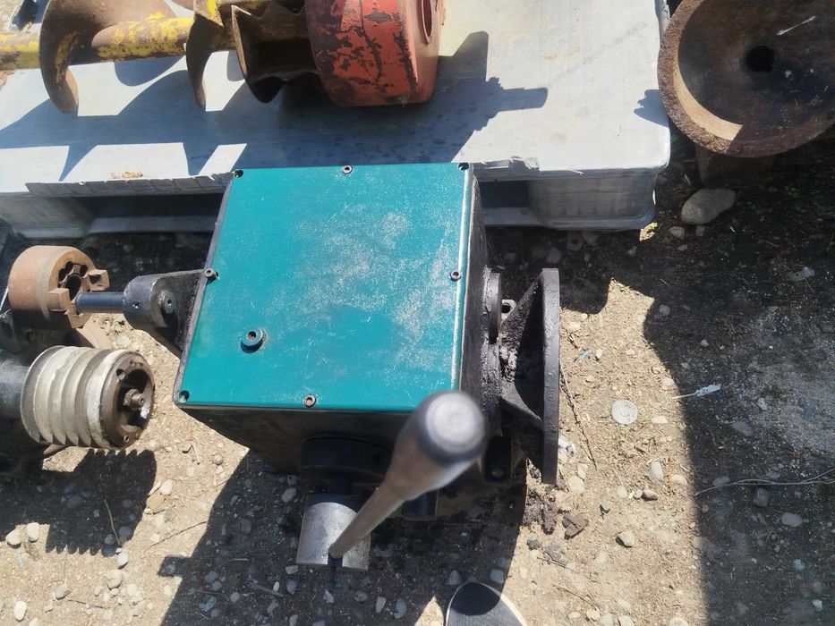 Reductor raport 4/1  cu decuplare
