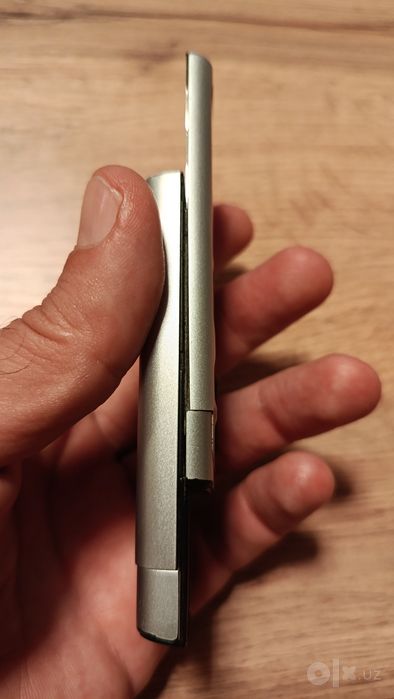 Продам сотовый телефон Nokia 6700slide