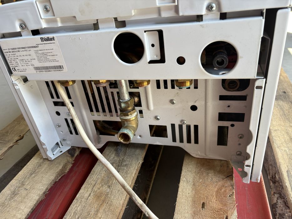 Centrala Vaillant turboTEC pro 24 kW – funcționează, mic defect ACM