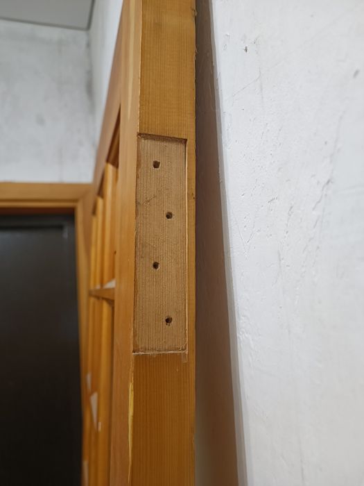 Межкомнатная дверь (дерево)