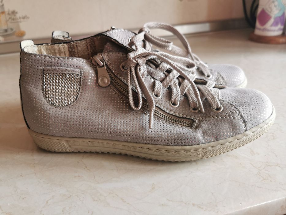 Красиви и практични обувки