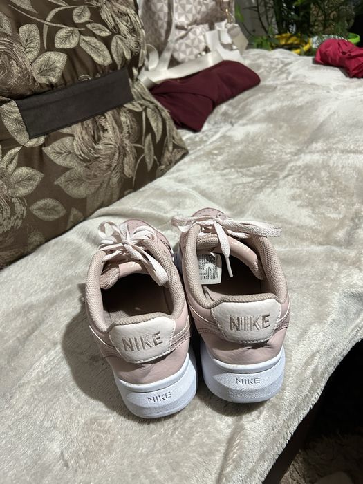 Обувки на nike.