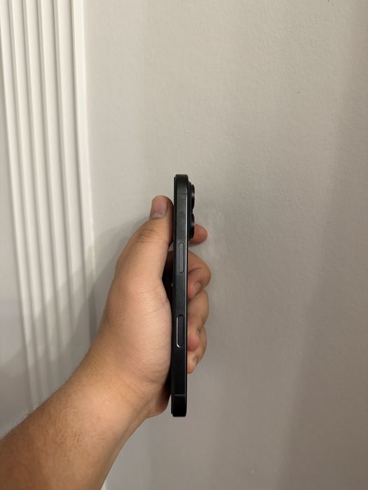 Продам Iphone 16 pro 256GB