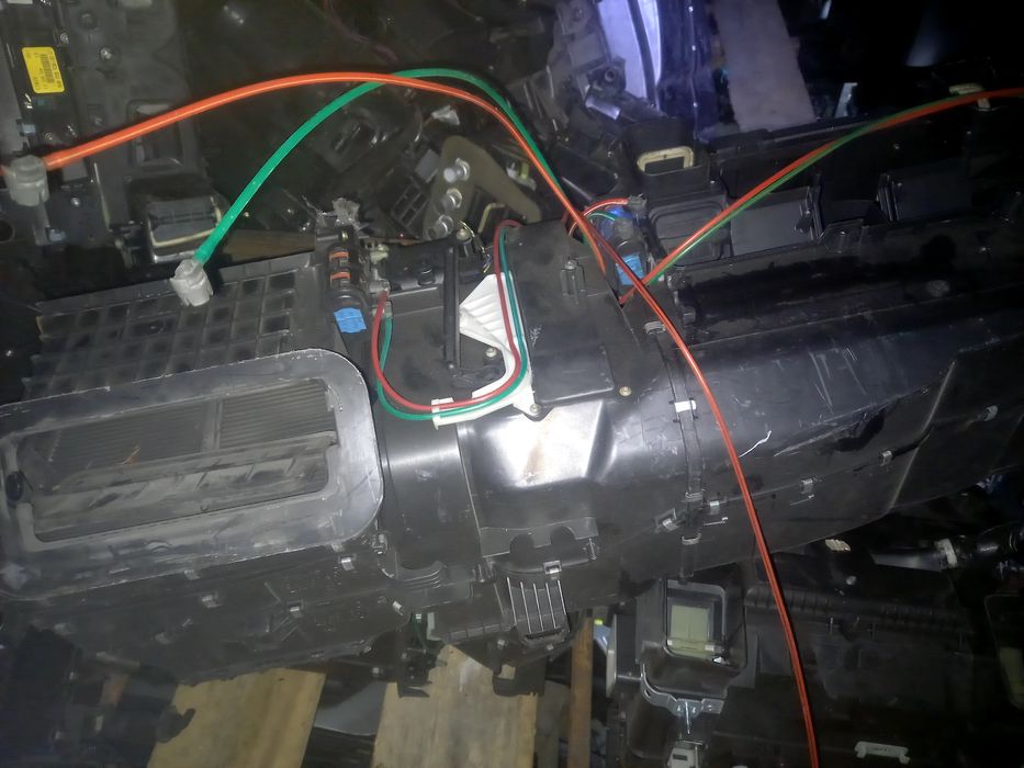 Корпус отопителя на Мерседес 210