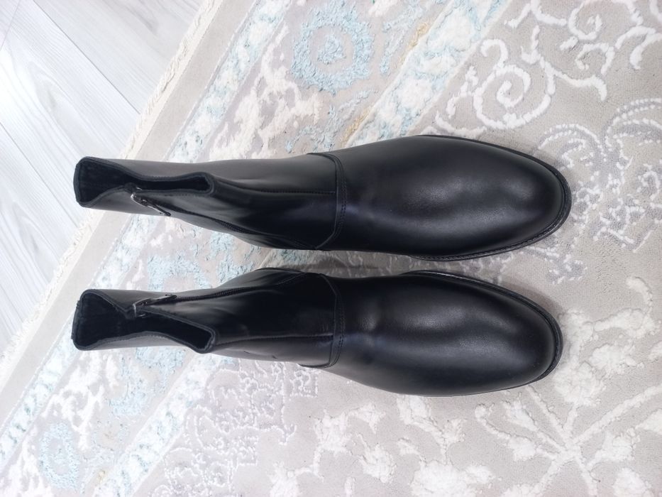 Продам ботинки новые