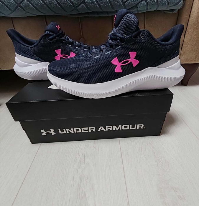 Adidași sport Under Armour noi