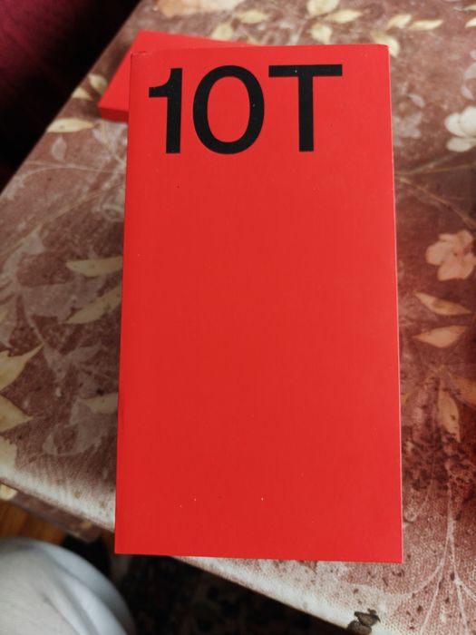 Продавам One plus 10Т