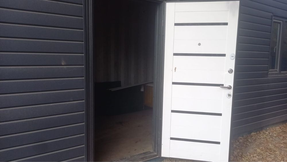 Обшитый контейнер 40 тонник морской