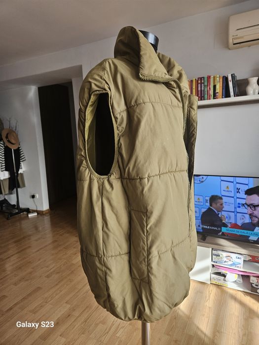 Vesta H&M  măsura S. 45 lei