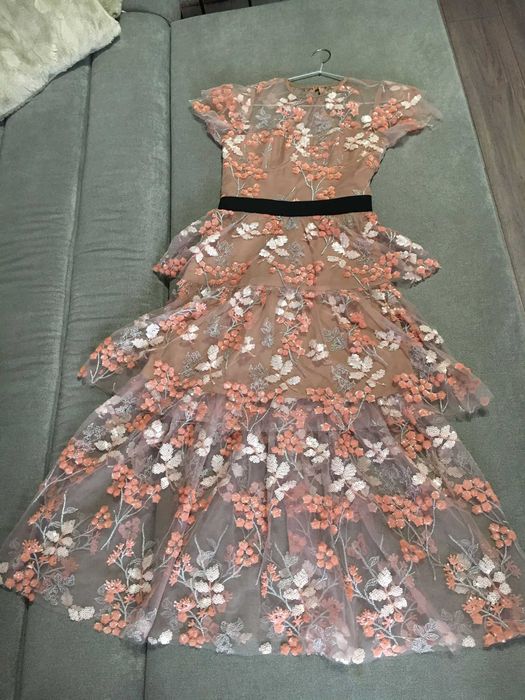 rochie midi model deosebit cu aplicatii, marime xs/s
