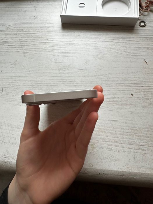 iPhone 13 бял 128MB