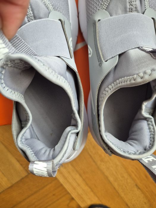 Nike сиви нови маратонки