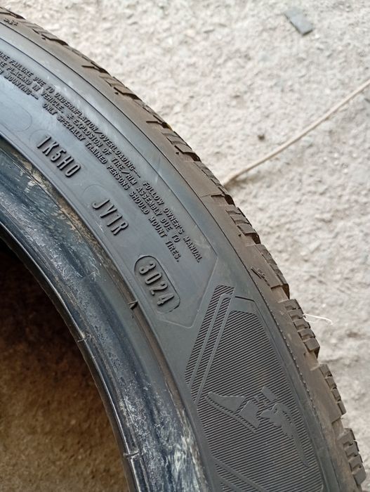 Почти нови 2бр.235/45/18 Goodyear UGP 3 dot3024