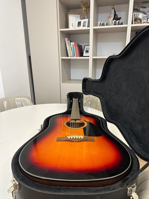 Guitar Fender CD-60 Dreadnought with case