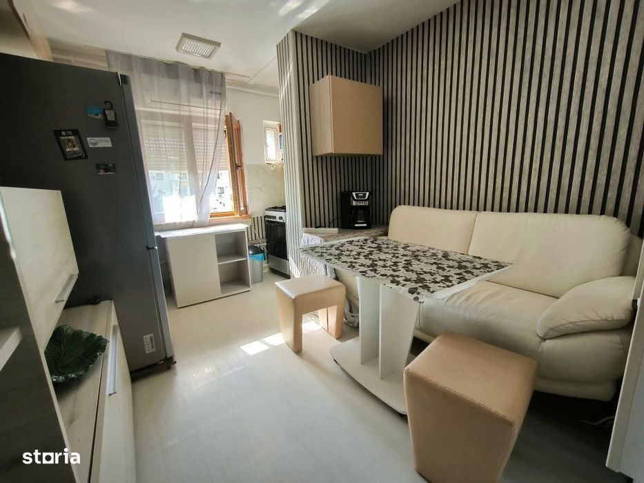 Apartament 3 Camere, 65 mp + 2 Balcoane 12 mp, Parcare – Intre Lacur — fotografia 1