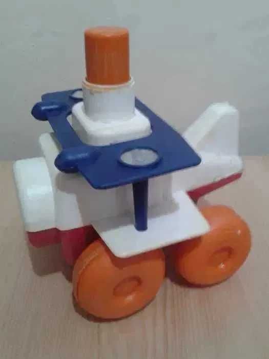 Jucarie avion perioada comunista