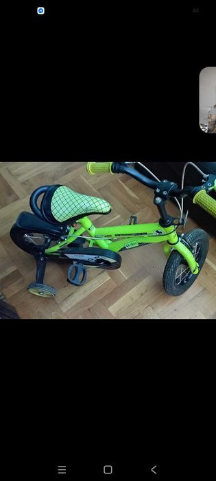 Детско колело с помощни колелета