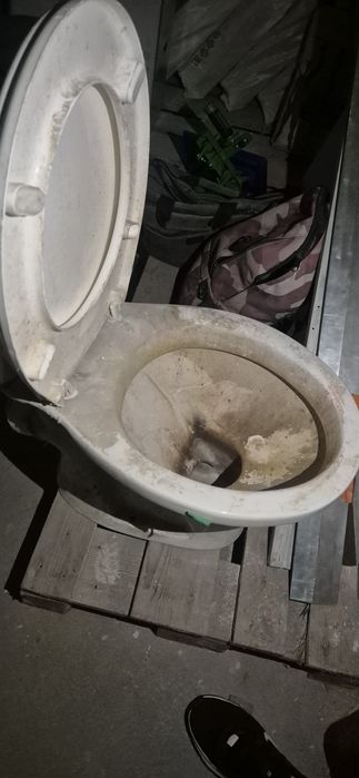 Продам унитаз рабочий