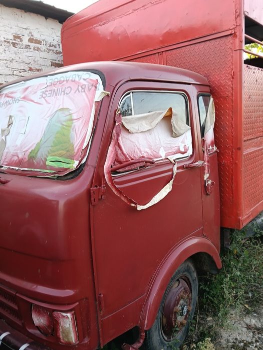 Vând camioneta iveco