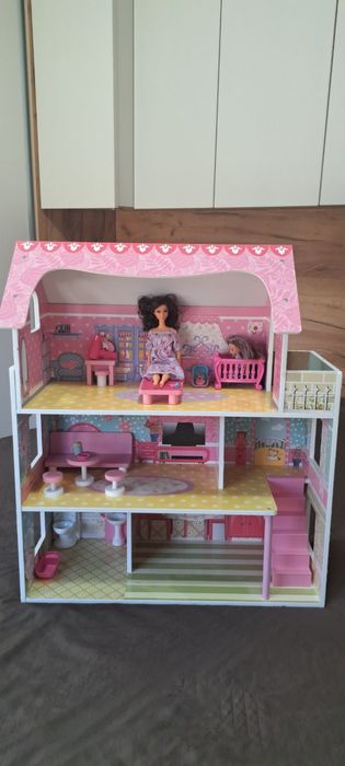 Къща за кукли  с аксесоари