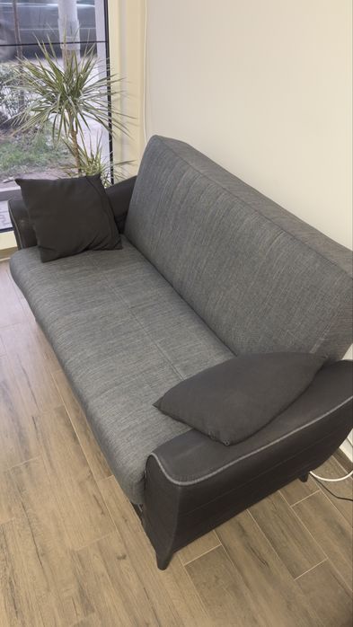 Разтегателен диван