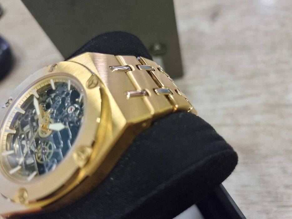 Златист автоматичен часовник Trendhim