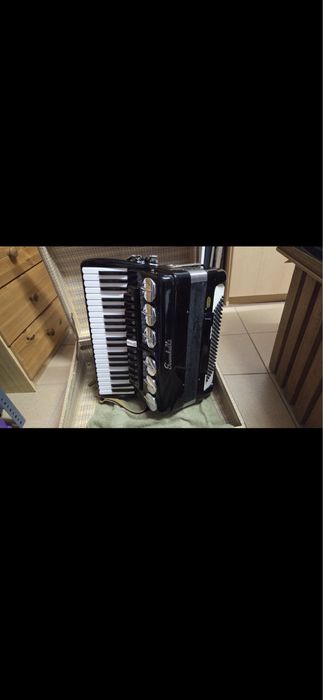 Акордеон scadalii