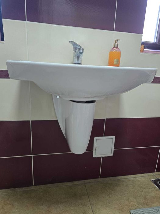 Chiuveta baie suspendata + baterie + dop – stare foarte buna