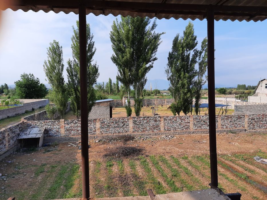 Дача сотилади Чирчик шахрида