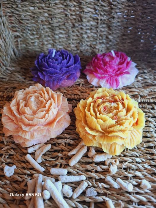 Свещи ръчно изработени