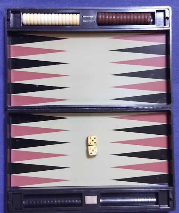Нарды магнитные  Backgammon