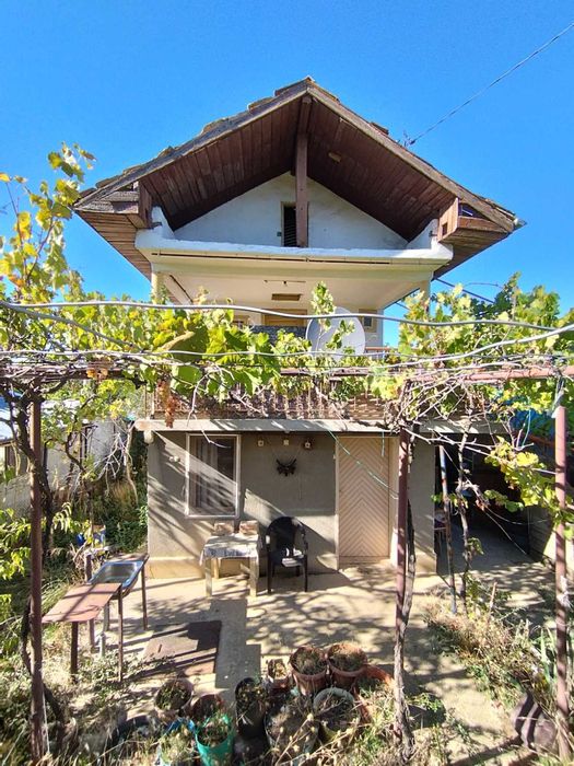 Вила с Ток, Вода, Кладенец! Местност Драката,  200м. от Главен Път