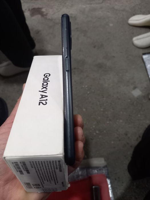 A12 samsung ideal holati yangi tiniq 32GB hotirasi rangi qora.