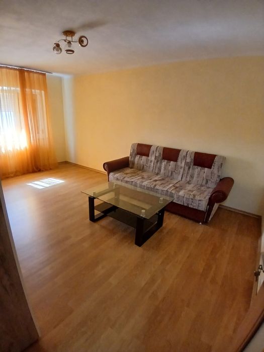 Vand Apartament 2 cam. Ansamblul Buzaului Decomandat.