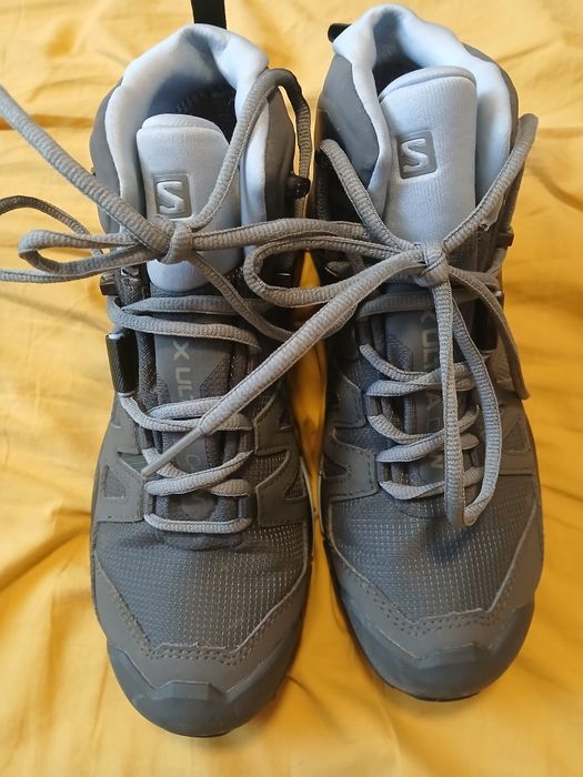 Зимни обувки SALOMON нови.