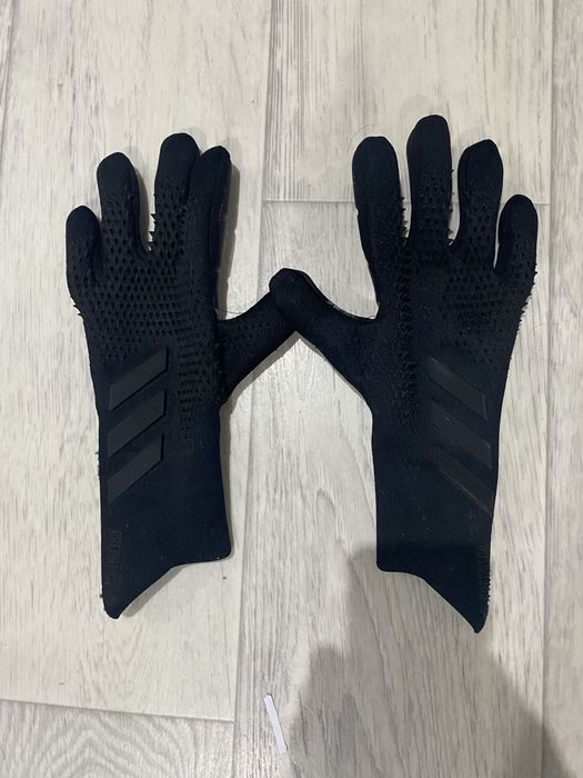 Продам новые вратарские перчатки