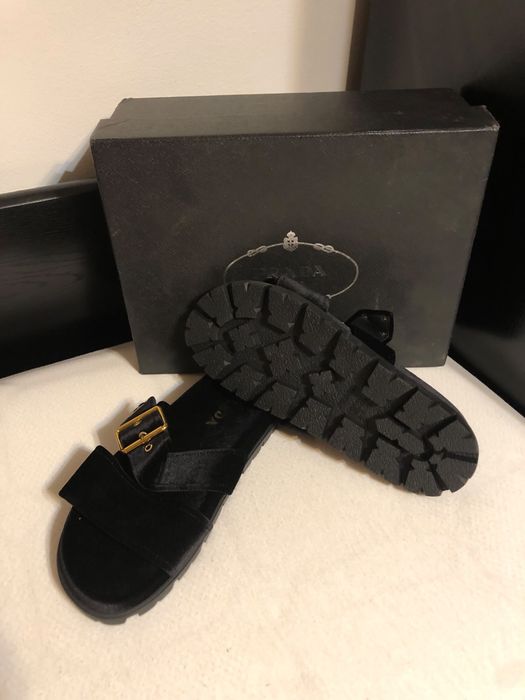 Slapi Prada , calitate premium , pe stoc , noi , 40